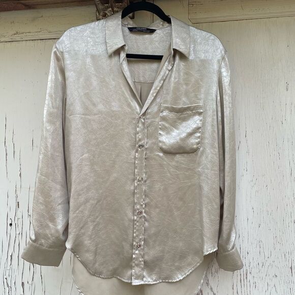 Zara Woman Collection Blouse Size Small Gold Metallic Crinkle Button Up - Picture 1 of 9